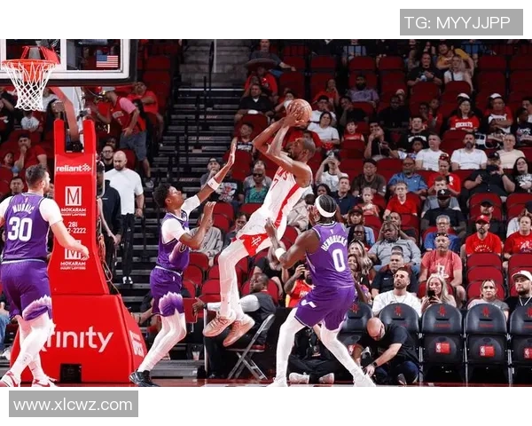 奇才与火箭激战10月31日NBA赛场精彩对决引发球迷热议
